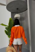 CROP GÖMLEK BEYAZ YAKA VE ETİKET DETAYLI - Orange resmi